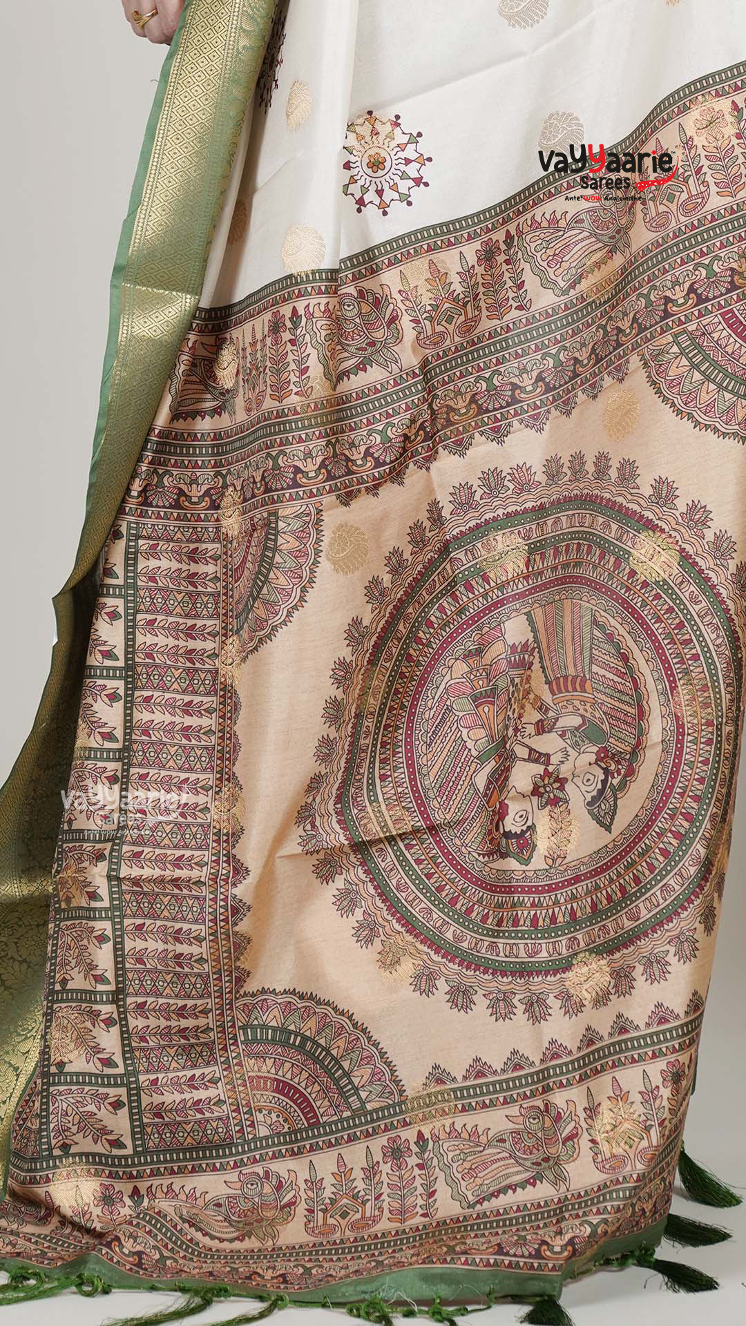 Cream Dola Silk Saree with Kalamkari Art Prints | Classic Ethnic Wear Saree | Vayyaarie Sarees