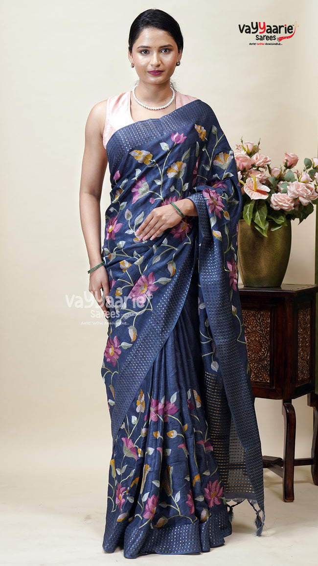 Flowing Georgette Saree for Evening Looks Hover Image