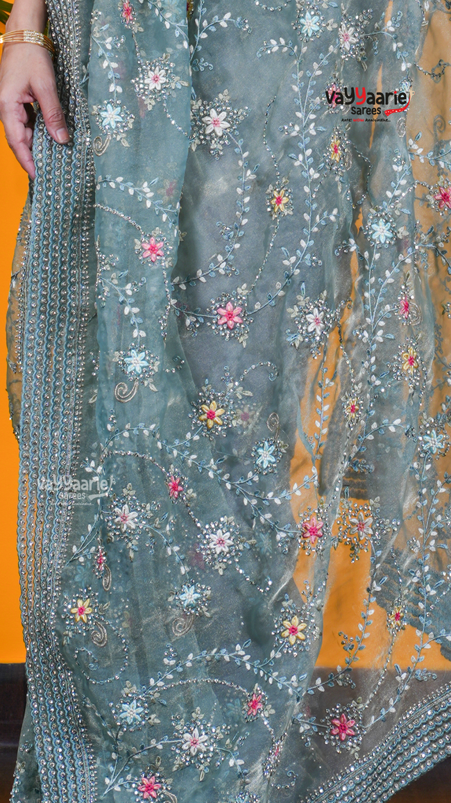 Pista Green Chiffon Saree with Kalamkari Art Prints | Designer Ethnic Wear Saree | Vayyaarie Sarees Main Image
