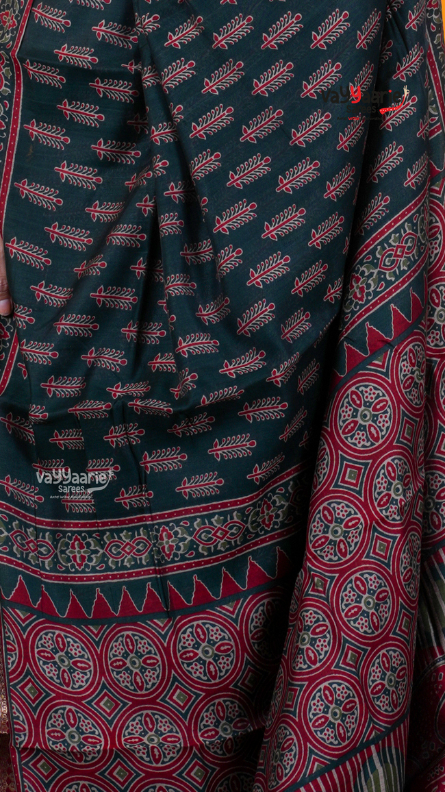 Dark Green Chanderi Silk Saree with Kalamkari Art Prints | Classic Ethnic Wear Saree | Vayyaarie Sarees Main Image
