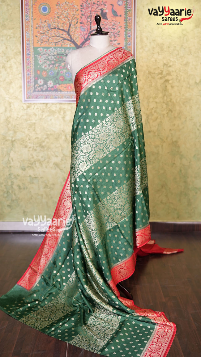 Green Mushroom Saree | Fancy Ethnic Wear Saree | Vayyaarie Sarees Hover Image