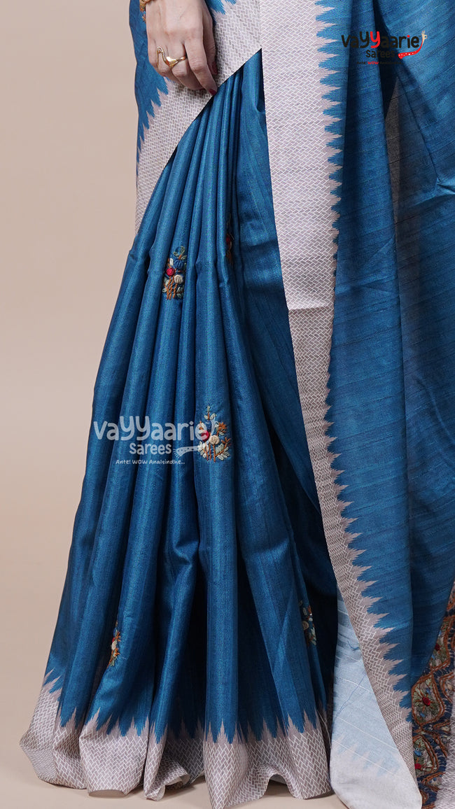 Dola Silk Saree for Evening Functions Main Image
