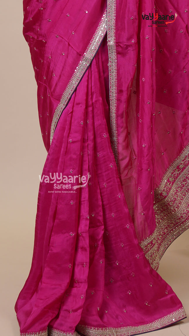 Crepe Saree in Multicolour for Gifting Main Image