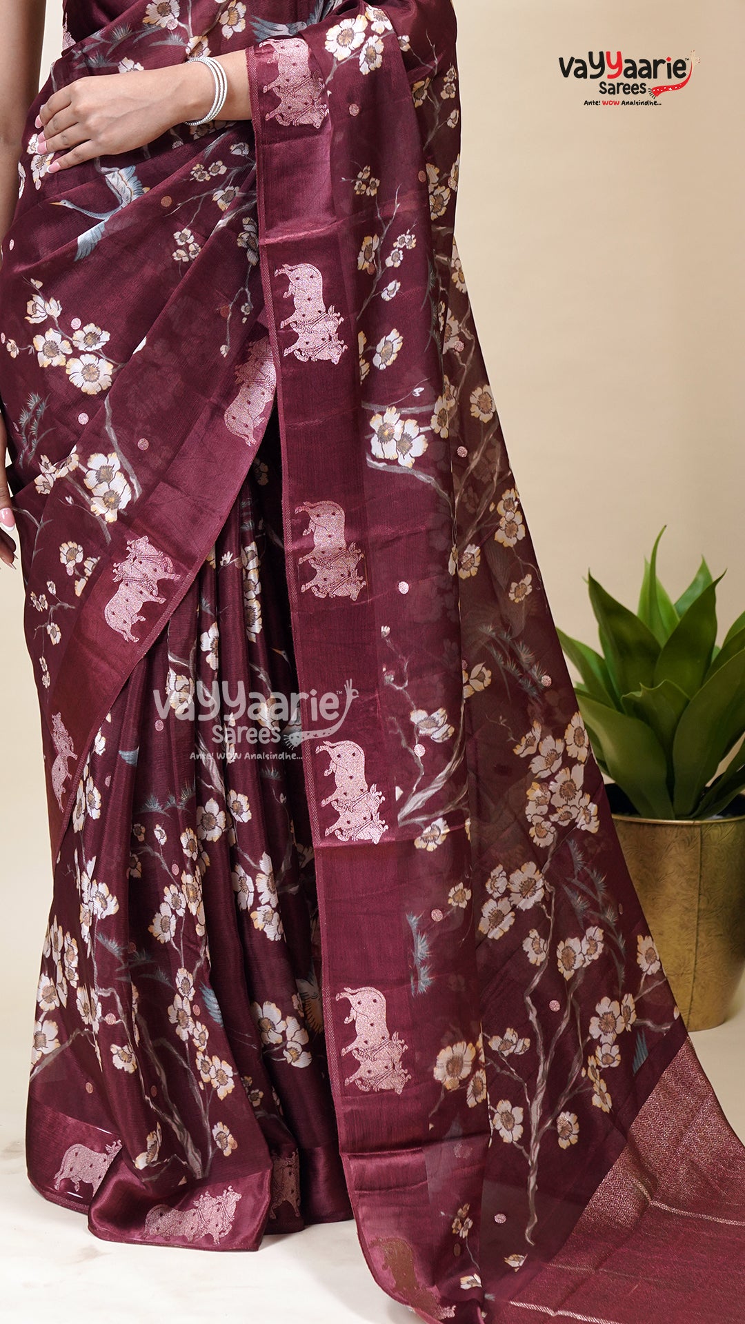 Gift-Worthy Multicolour Tissu Saree