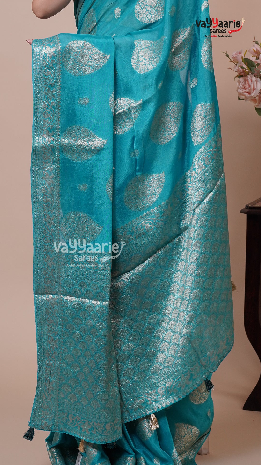 Graceful Banaras Mango Silk Saree for Wedding Events
