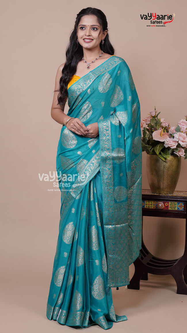 Graceful Banaras Mango Silk Saree for Wedding Events Hover Image
