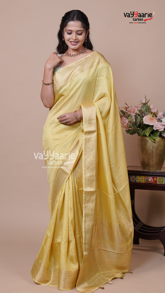Elegant Crepe Saree for Stylish Events Hover Image