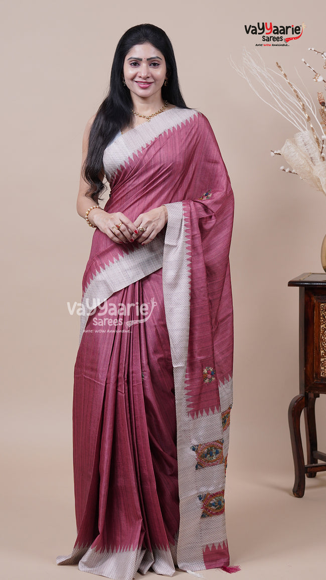 Elegant Dola Silk Saree for Stylish Events Hover Image