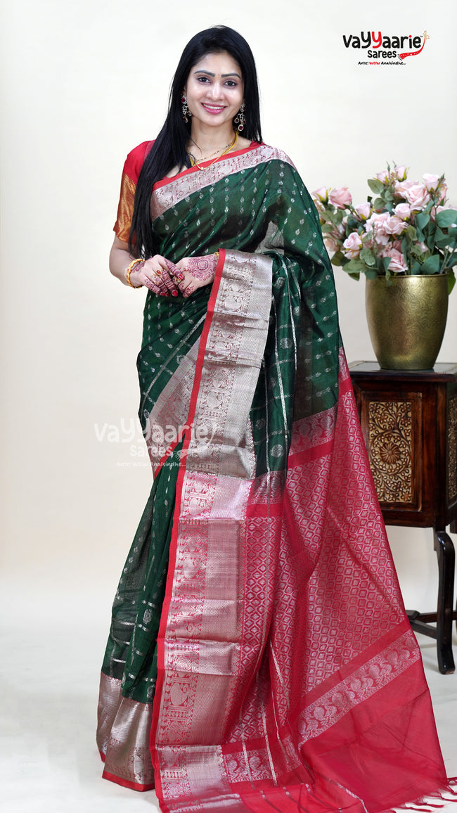 Green Kuppadam Handloom Saree for Festive Looks Hover Image